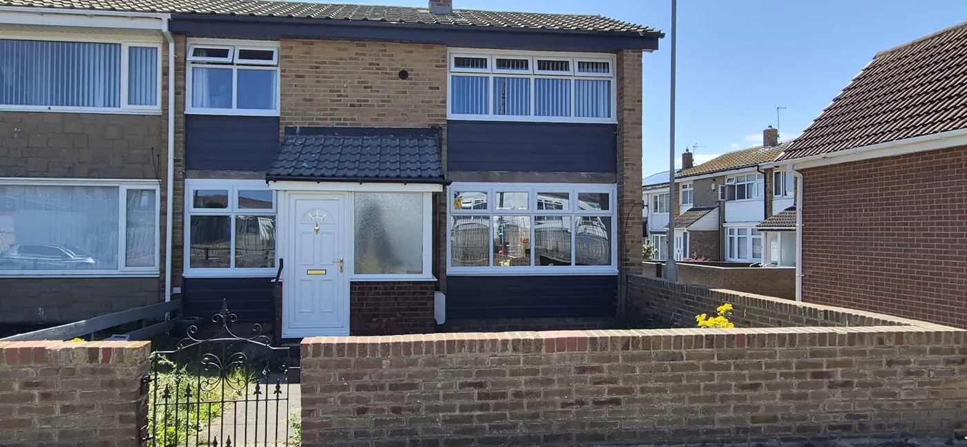 New uPVC windows and uPVC door fitted to a home in Hartlepool and Teesside by DW Glazing