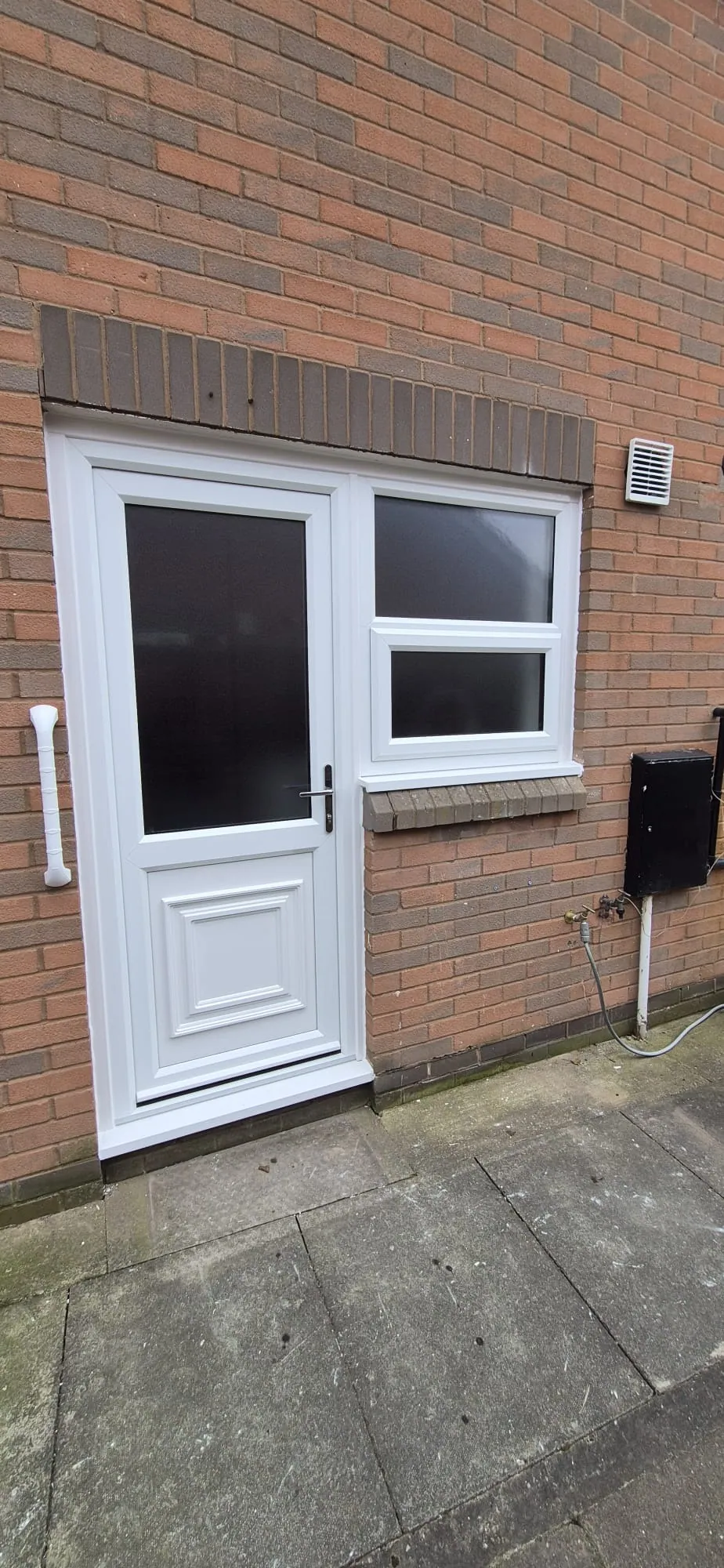 New uPVC windows and uPVC door fitted to a home in Hartlepool and Teesside by DW Glazing